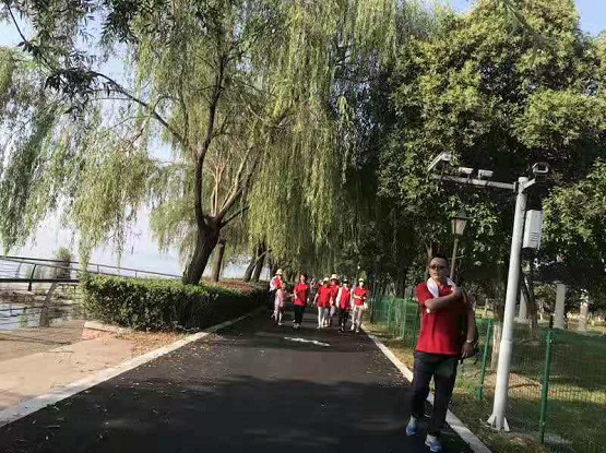 堅定信念，一路向前