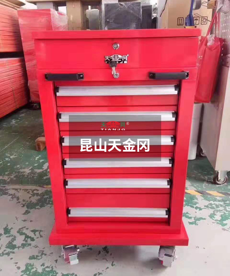 昆山天金岡年產(chǎn)17000臺(tái)鉗工工具柜，每一臺(tái)柜子的出庫都是用了心，認(rèn)了真的