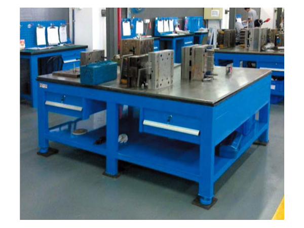 鉗工工作臺(tái)變形怎么辦？工具柜廠家天金岡告訴你，看完絕對(duì)漲知識(shí)！