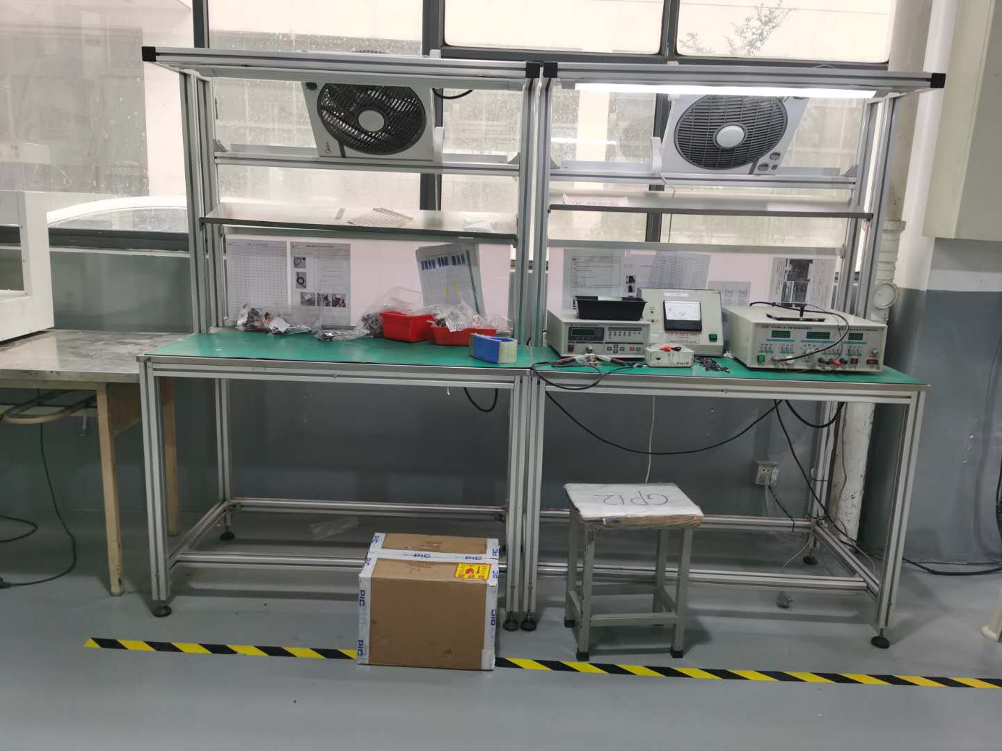實(shí)驗(yàn)室工作臺