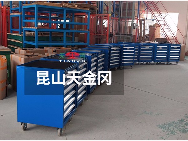 工具柜廠家哪個好，服務(wù)好的省錢又省事！