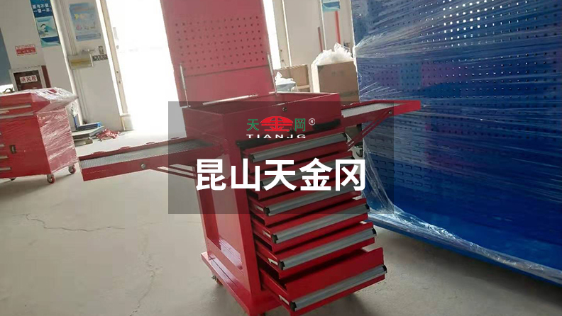 鉗工工具柜廠家秉承“天的胸懷、金的品質(zhì)、岡的服務(wù)”