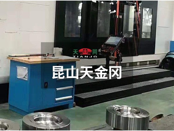 車間工具柜價(jià)格貴嗎，貴不貴選擇很重要！