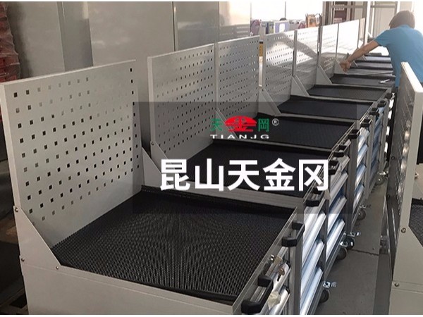 哪里賣鉗工工具柜，年產(chǎn)17000臺(tái)廠家天金岡，現(xiàn)貨發(fā)!