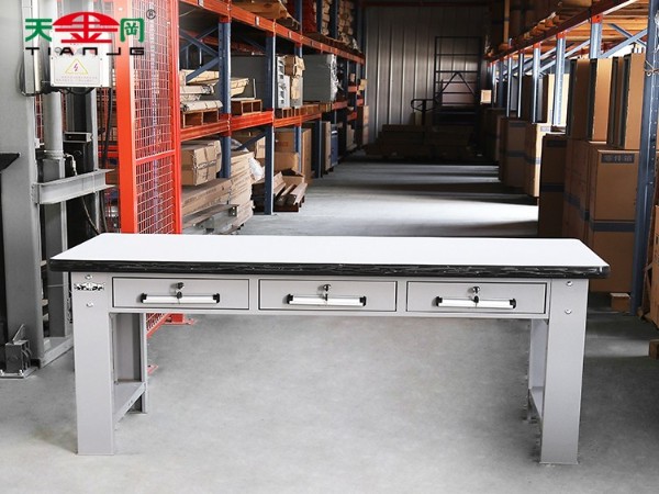 什么樣的工作臺適合車間？耐磨工作臺是多數(shù)企業(yè)的選擇