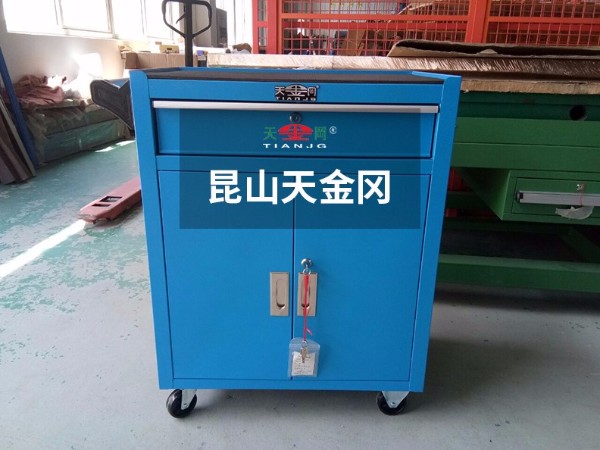 鉗工工具柜價(jià)格怎么樣，怕買貴選直銷廠家！